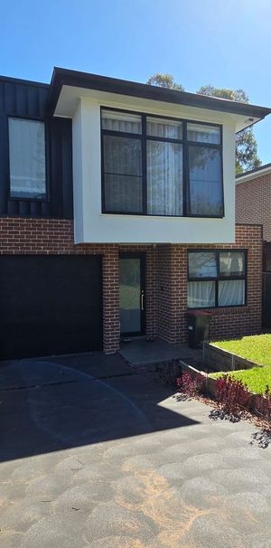 Modern family haven - walk to metro - Photo 1