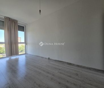 Kiadó jó állapotú panel lakás - Pécs - Fotó 5