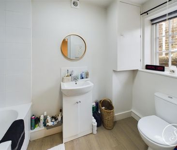 The Avenue, Harewood, Leeds LS17 - Photo 4