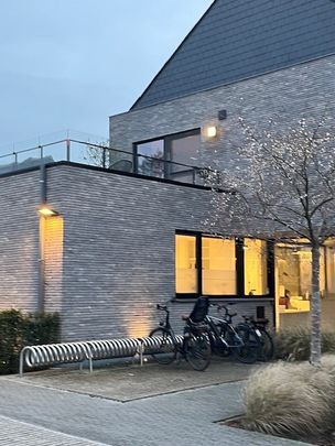 - Belsele – Appartement met 2 slaapkamers en terras. - Foto 1