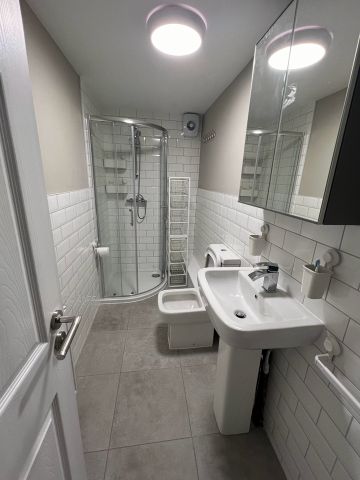 6 Bed Semi-Detached House, Birch Grove, M14 - Photo 2