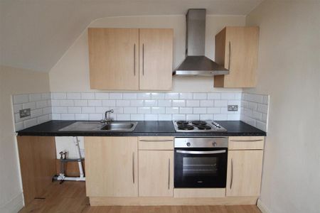 2 bedroom flat to rent - Photo 3