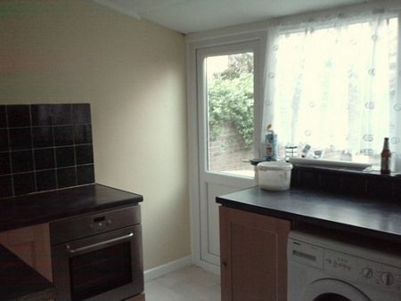 3 Bed Flat To Let - Student Accommodation Portsmouth - Photo 3