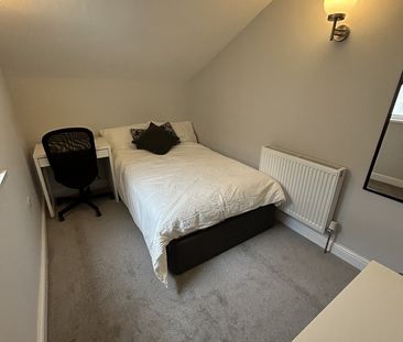 4 Bed End Terrace, Southmead Road, BS10 - Photo 4