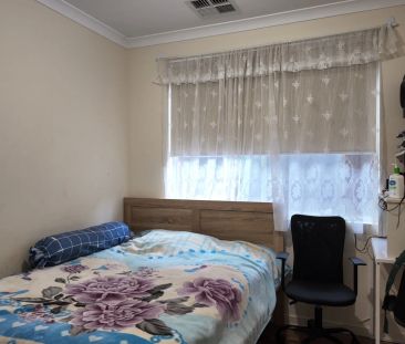 Modern 3-Bedroom Home in a Quiet, Convenient Location - Photo 4