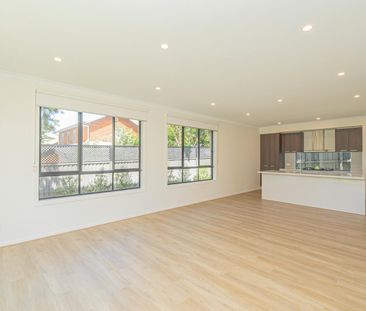 Brand-new Brilliance With Contemporary Appeal - Photo 3