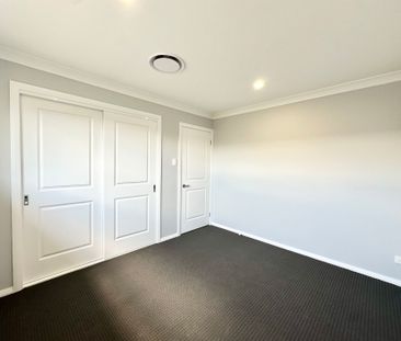 Contemporary Family Haven with Premium Finishes in Gilead - Photo 3