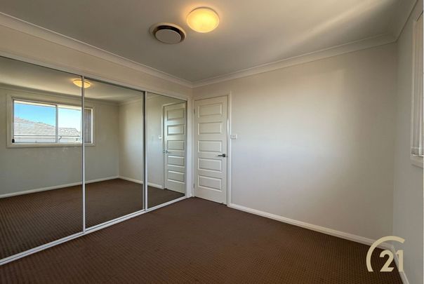 Perfect Family Home in the Heart of Middleton Grange&excl; - Photo 1