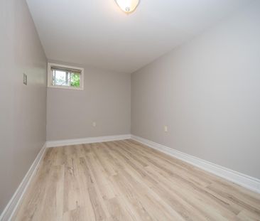 For Lease - 53 Newbury Drive Unit# Basement, Newmarket, Ontario - Photo 2