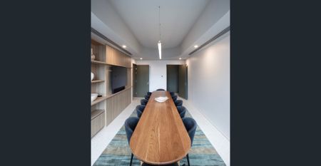 Exquisite Luxury Living - 1bed + 1 multi purpose room+ 1 carpark with storage - Photo 4