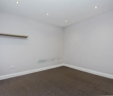 4 bedroom detached house to rent - Photo 3