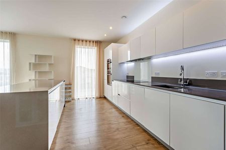 Stunning penthouse apartment in south Cambridge - Photo 2