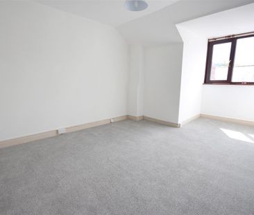 3 Bedroom House - Terraced To Let - Photo 4