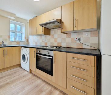 Millbrook Road East, SO15 - Photo 4