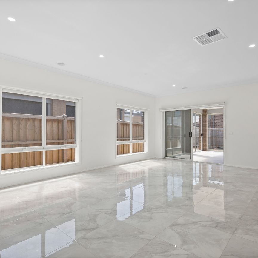 Stunning and Modern 4-Bedroom Home in Donnybrook - Photo 1