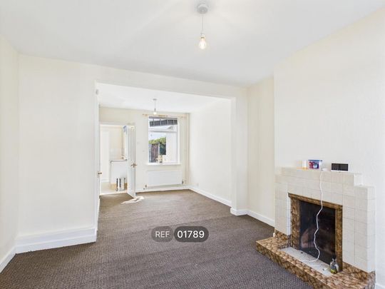 2 bedroom property to rent - Photo 1
