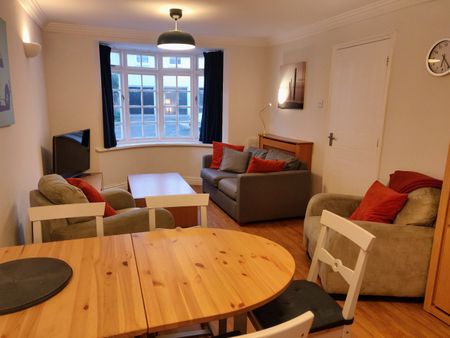 3 Bed Terraced House, Brunswick Mews, BN3 - Photo 3