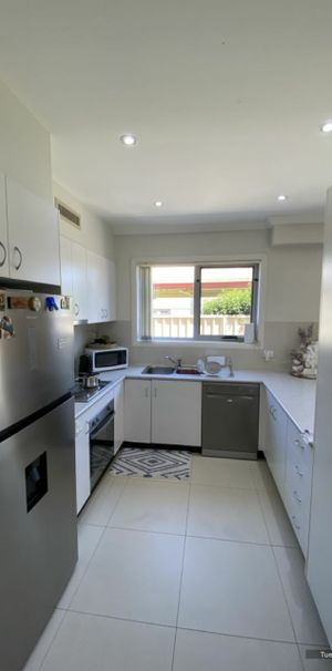 Modern 3 Bedroom Home in Prime Location - Photo 1