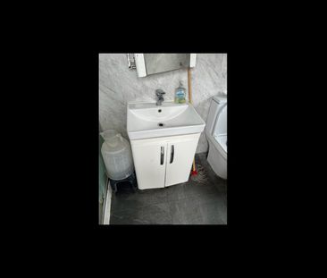Room in a Shared House, Woodstock Road, E7 - Photo 1
