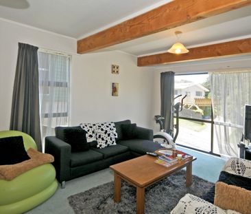 Karori Four Bedrooms - Photo 2