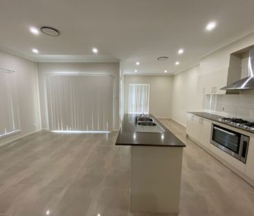 Modern 4 Bedroom Duplex&excl;&excl; - Photo 4