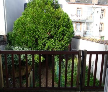 Location Appartement 1 pièce 15m² ORLEANS 45000 - Photo 4