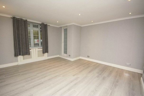 North Circular Road, Godlers Green, NW11 - Photo 1