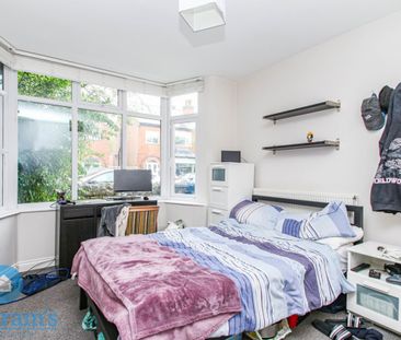 4 bed Semi-Detached House for Rent - Photo 6