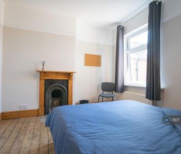 1 bedroom in a house share to rent - Photo 6