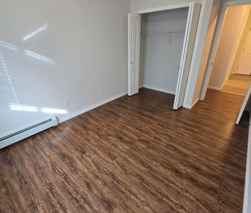 2 bedroom 1 bathroom condo UTILITIES INCLUDED - Photo 5