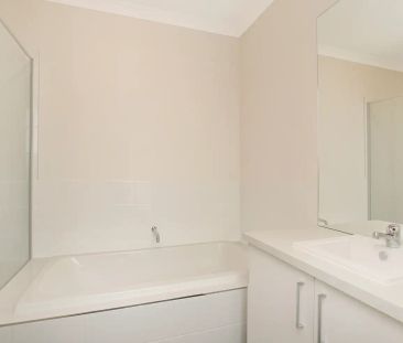 “Family living in Mernda” - Photo 2