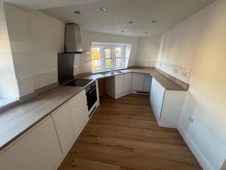 2 bedroom flat to rent - Photo 4