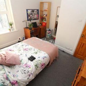 Ivy Grove, S10 - Photo 1