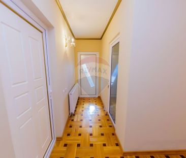 Vilă cu 5 camere de închiriat - Fotografie 5