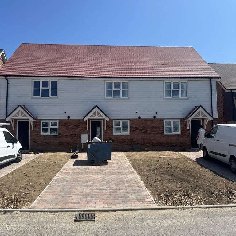 2 bedroom terraced house to rent - Photo 1