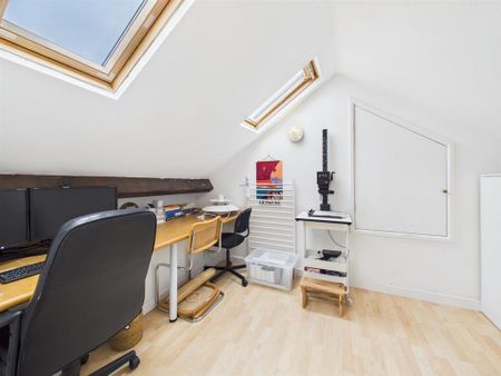 3 bedroom maisonette to rent - Photo 4