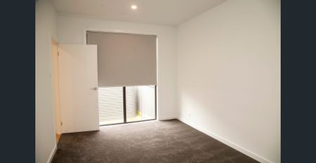 Morden Townhouse - Photo 5