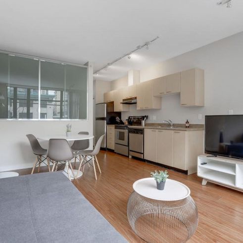 Granville Street - Photo 1