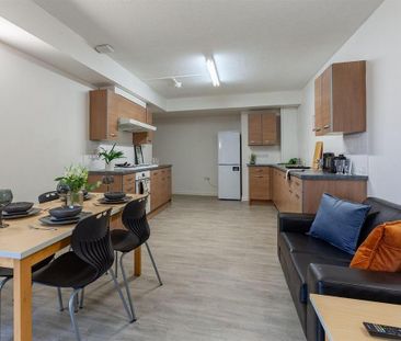 1 bedroom in a flat share to rent - Photo 5