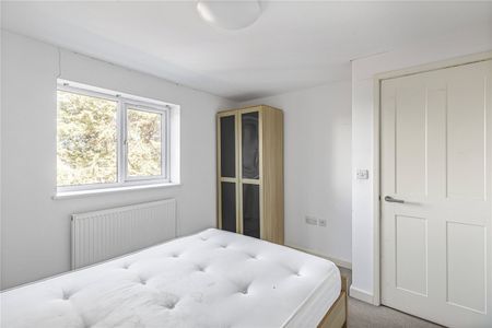Whitlock Drive, London, SW19 - Photo 3