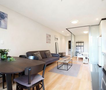 SPACIOUS STUDIO WITH ULTRA CONVENIENCE - Photo 1