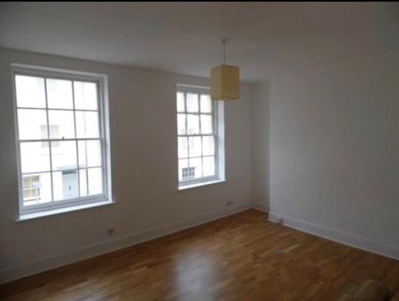 2 Bed Maisonette, Lower Market Street, BN3 - Photo 2