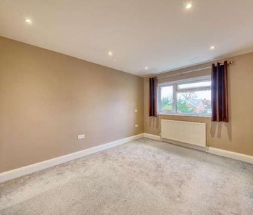 The Avenue, Worcester, KT4 - Photo 4