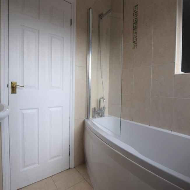 3 Bedroom Terraced To Let - Photo 1
