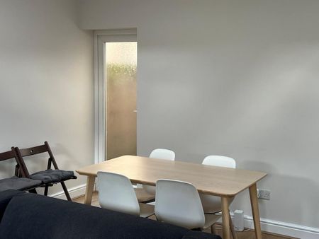 5 bedroom terraced house to rent - Photo 2