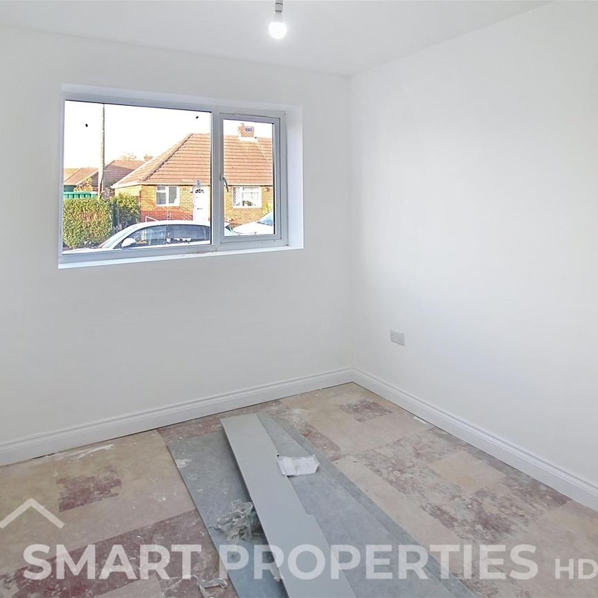 Fourth Avenue, Liversedge - Photo 1