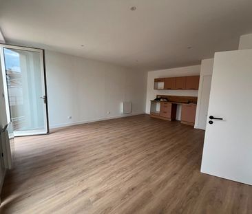 Location Appartement 2 pièces 43m² - Photo 4