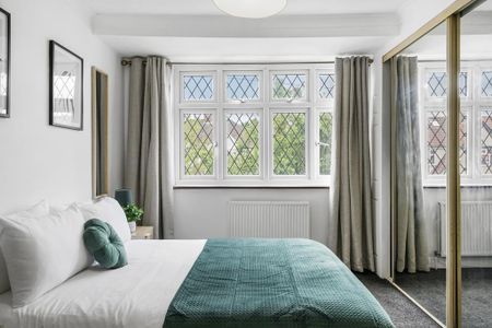 1 bedroom in a house share to rent - Photo 2