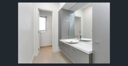 Large and stunning 3 bed family home + office! - Photo 3