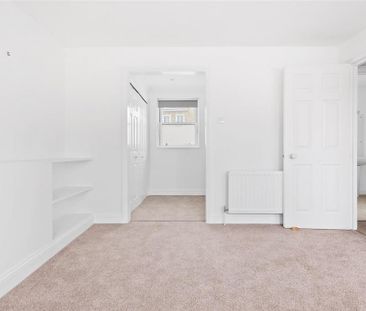 4 bedroom terraced house to rent - Photo 6